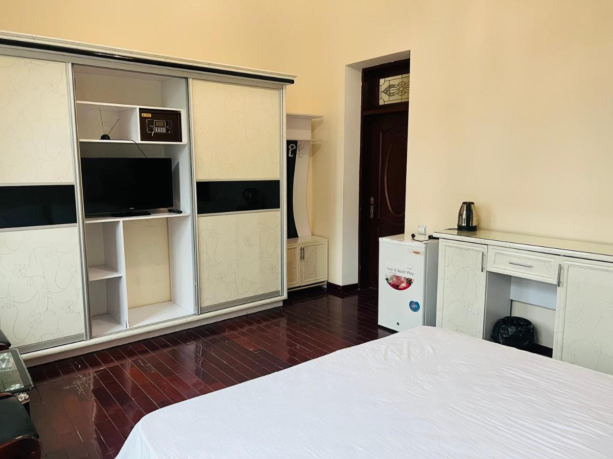 Alisher Hotel Душанбе Экстерьер фото